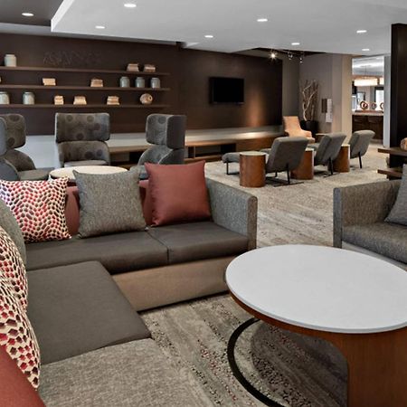 Готель Courtyard By Marriott Raleigh North/Triangle Town Center Екстер'єр фото