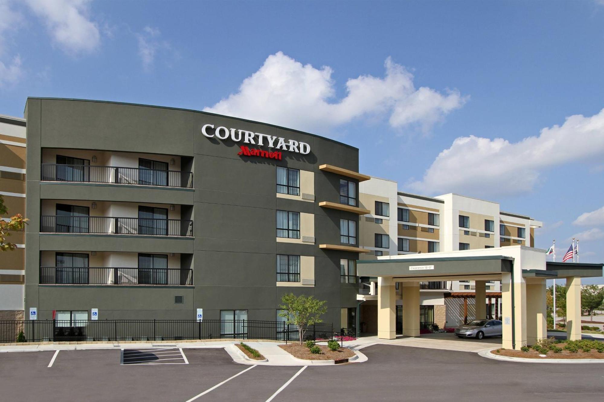 Готель Courtyard By Marriott Raleigh North/Triangle Town Center Екстер'єр фото