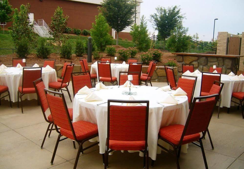 Готель Courtyard By Marriott Raleigh North/Triangle Town Center Екстер'єр фото